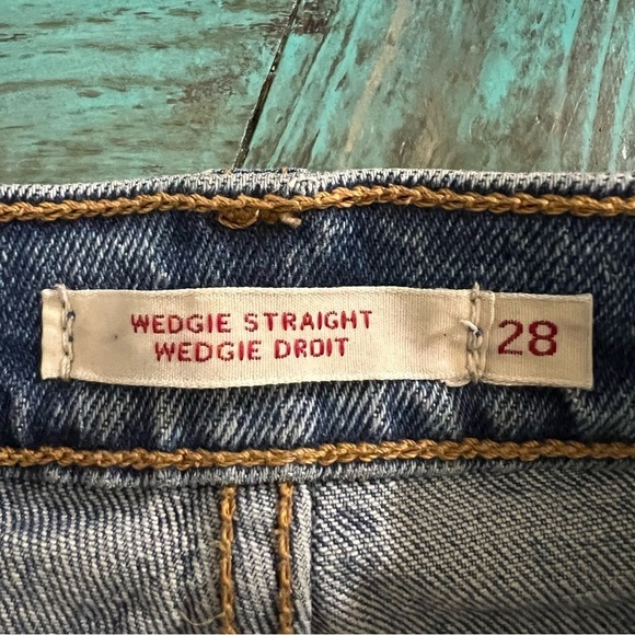Levi’s Wedgie Straight Fit Button Fly Jeans Size 28 Raw Hem - Picture 12 of 14